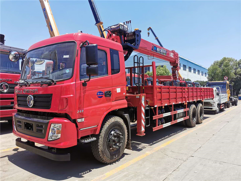 東風(fēng)專底913后雙橋12噸隨車吊